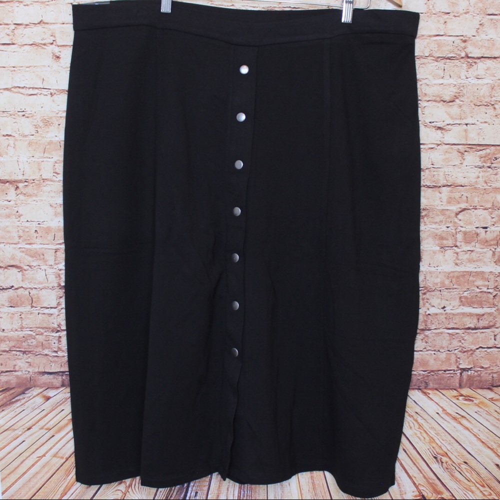 Linda Matthews | Black Button Front Skirt Stretch